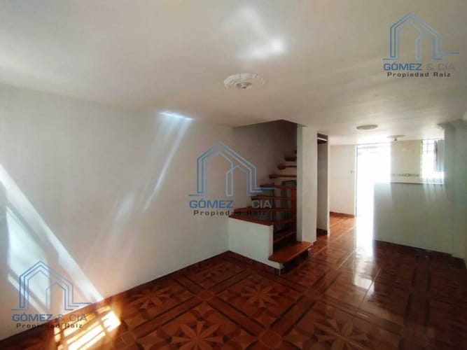 Casa de 2 alcobas en arriendo en Miraflores, Medellín, 65 m² · foto 2 de 9