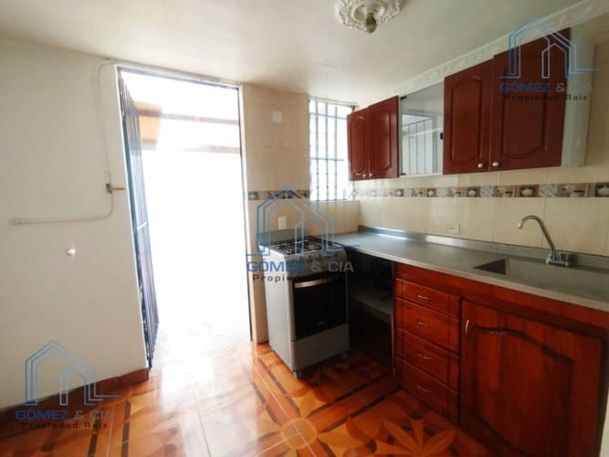 Casa de 2 alcobas en arriendo en Miraflores, Medellín, 65 m² · foto 3 de 9