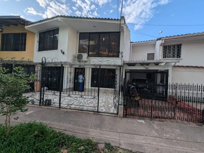 Casa de 5 alcobas en venta en Nueva Tequendama, Cali, 250 m² · foto 2 de 21