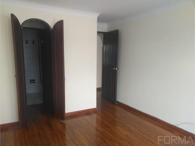 Apartamento de 2 alcobas en venta en Los Cedros, Bogotá, 63 m² · foto 5 de 14