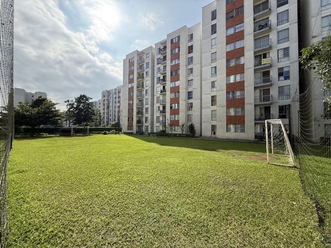 Apartamento de 2 alcobas en arriendo en Cr. Los Naranjos, Jamundí, 65 m² · foto 6 de 24