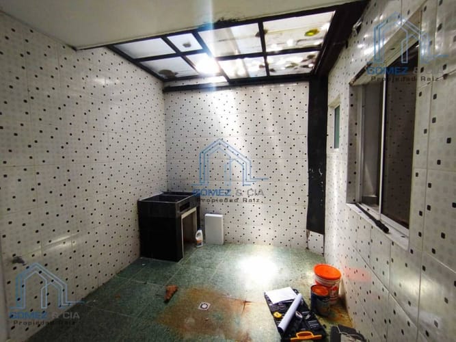 Casa de 4 alcobas en arriendo en La Castellana, Medellín, 182 m² · foto 3 de 16