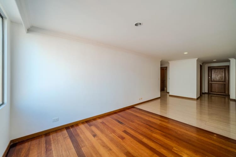 Apartamento de 3 alcobas en venta en Santa Barbara Occidental, Bogotá, 98 m² · foto 2 de 24