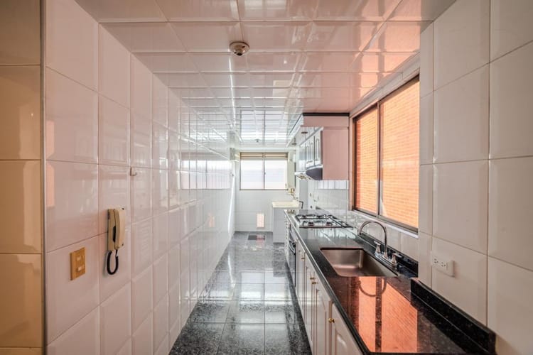 Apartamento de 3 alcobas en venta en Santa Barbara Occidental, Bogotá, 98 m² · foto 7 de 24