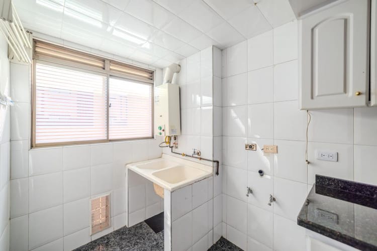 Apartamento de 3 alcobas en venta en Santa Barbara Occidental, Bogotá, 98 m² · foto 9 de 24