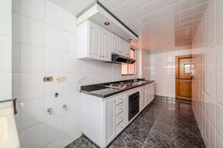Apartamento de 3 alcobas en venta en Santa Barbara Occidental, Bogotá, 98 m² · foto 10 de 24