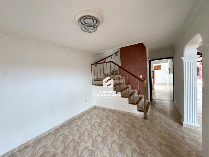 Casa de 5 alcobas en venta en Lagos Del Cacique, Bucaramanga, 170 m² · foto 2 de 20