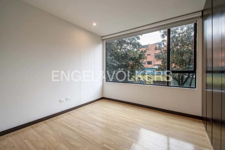Apartamento de 3 alcobas en venta en Santa Barbara Occidental, Bogotá, 135 m² · foto 11 de 14