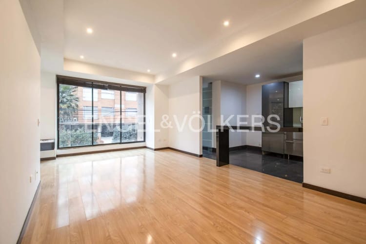 Apartamento de 3 alcobas en venta en Santa Barbara Occidental, Bogotá, 135 m² · foto 2 de 14