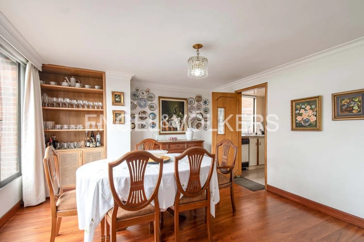 Apartamento en venta en Santa Barbara Central, Bogotá · foto 3 de 14