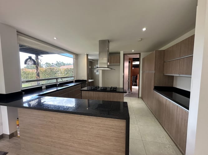 Casa de 4 alcobas en arriendo en Chuntame, Cajicá, 286 m² · foto 6 de 24