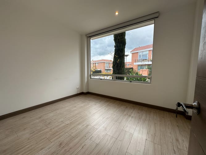 Casa de 4 alcobas en arriendo en Chuntame, Cajicá, 286 m² · foto 13 de 24