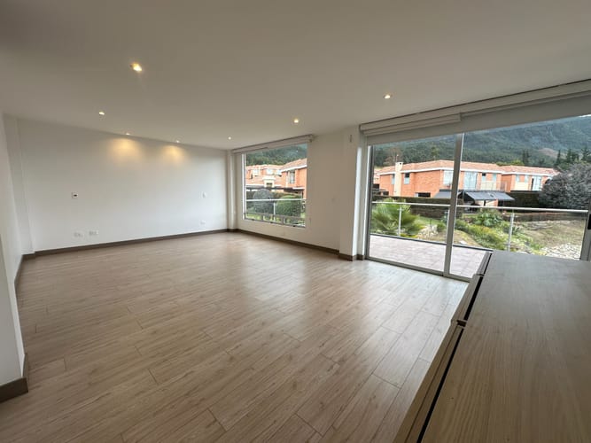 Casa de 4 alcobas en arriendo en Chuntame, Cajicá, 286 m² · foto 17 de 24