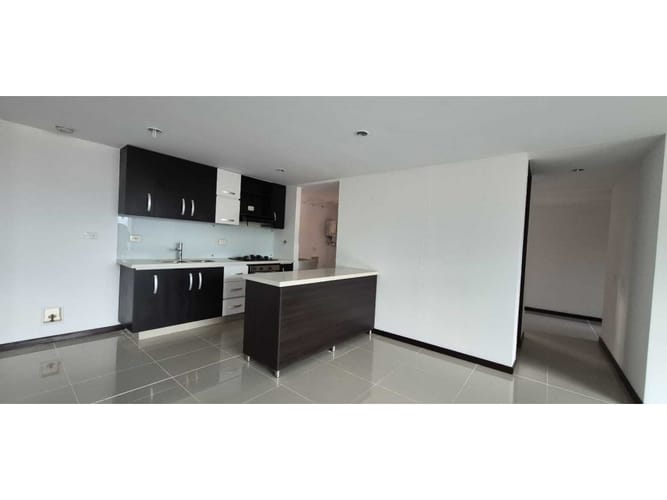 Apartamento de 3 alcobas en venta en Zona Centro, Envigado, 106 m² · foto 4 de 24