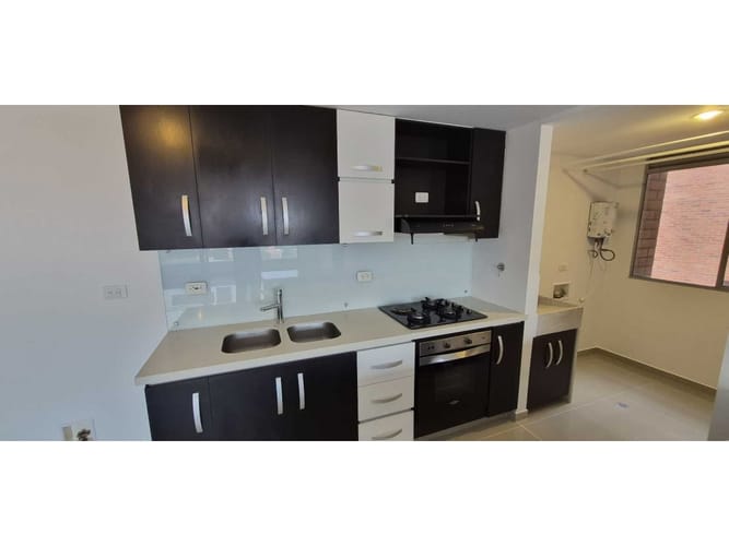 Apartamento de 3 alcobas en venta en Zona Centro, Envigado, 106 m² · foto 7 de 24