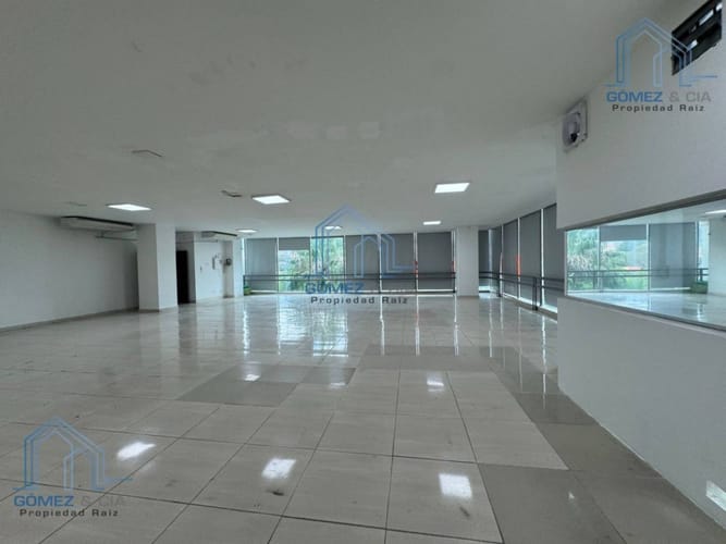 Local en arriendo en Conquistadores, Medellín, 660 m² · foto 2 de 16