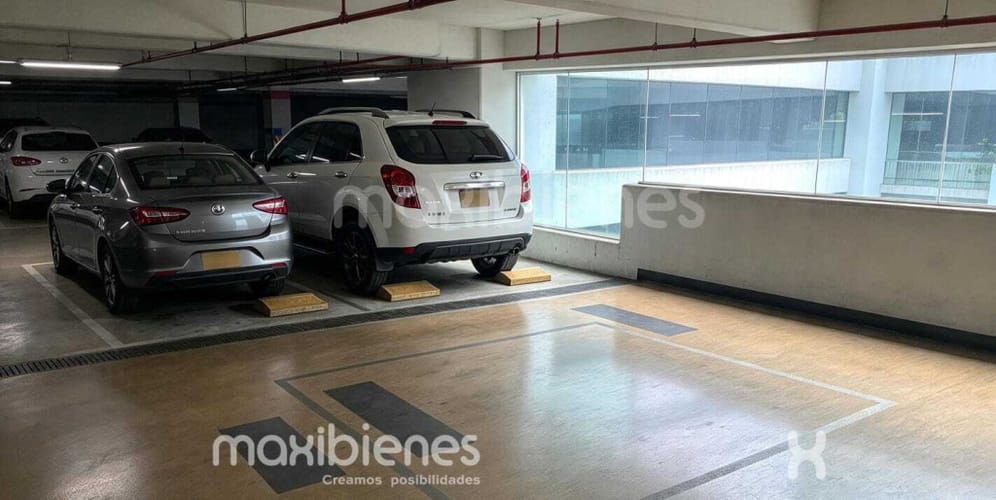 Local en arriendo en Loma Del Escobero, Envigado, 6 m² · foto 2 de 7