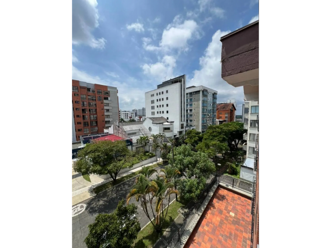 Apartamento de 2 alcobas en venta en Pinares, Pereira, 67 m² · foto 5 de 19