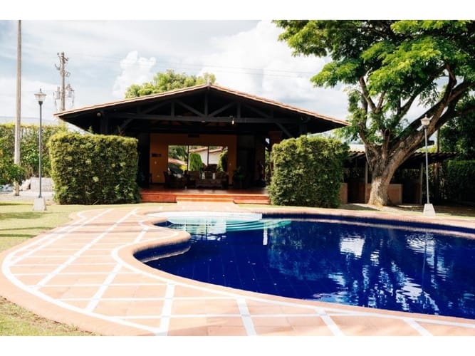 Casa de 8 alcobas en venta en Cerritos, Pereira, 800 m² · foto 4 de 22