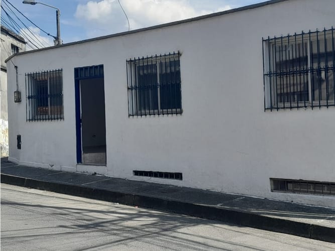 Casa de 2 alcobas en venta en Popular Modelo, Pereira, 127 m² · foto 2 de 13
