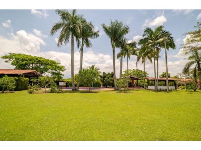 Casa de 8 alcobas en venta en Cerritos, Pereira, 800 m² · foto 8 de 22