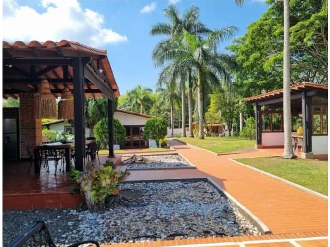 Casa de 8 alcobas en venta en Cerritos, Pereira, 800 m² · foto 9 de 22