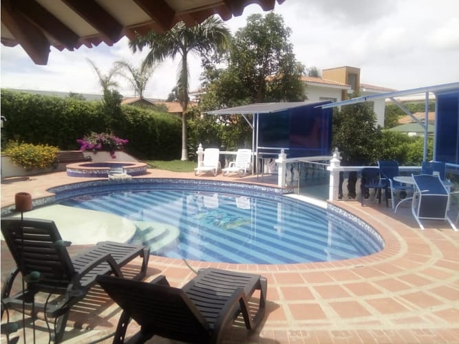 Casa de 5 alcobas en venta en Cerritos, Pereira, 620 m² · foto 2 de 14