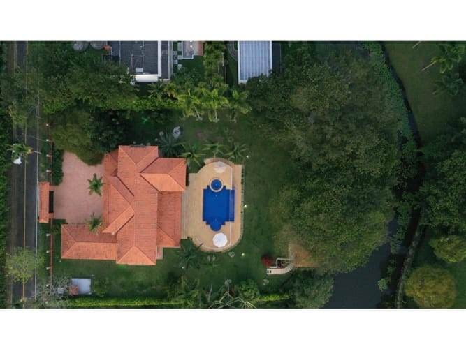 Casa de 5 alcobas en venta en Cerritos, Pereira, 1000 m² · foto 5 de 24