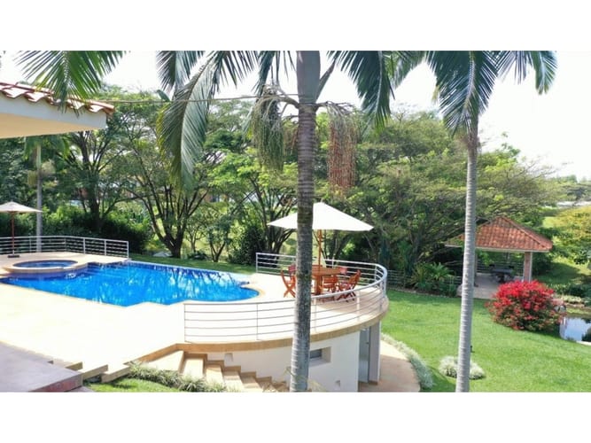 Casa de 5 alcobas en venta en Cerritos, Pereira, 1000 m² · foto 7 de 24