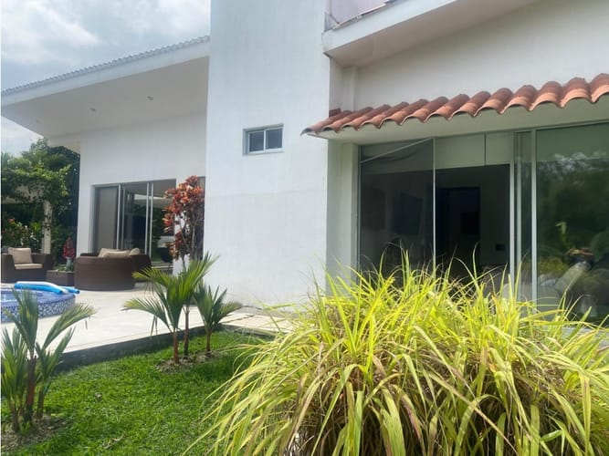 Casa de 4 alcobas en venta en Combia, Pereira, 411 m² · foto 2 de 24