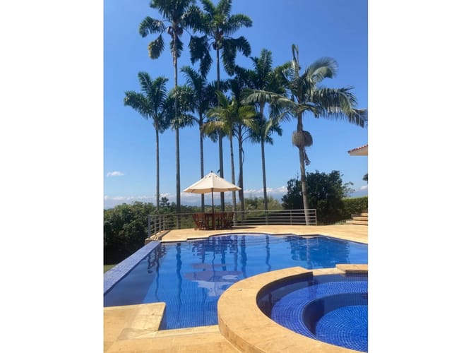 Casa de 5 alcobas en venta en Cerritos, Pereira, 1000 m² · foto 11 de 24