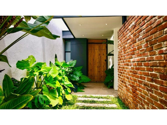 Casa de 3 alcobas en venta en Cerritos, Pereira, 290 m² · foto 2 de 24