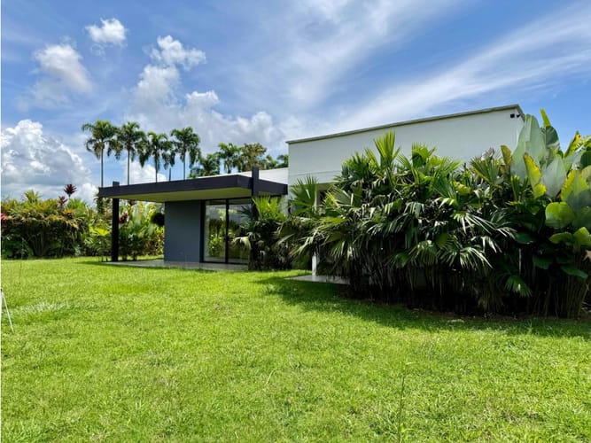 Casa de 3 alcobas en venta en Cerritos, Pereira, 290 m² · foto 4 de 24