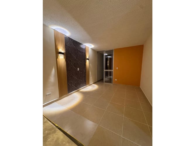 Apartamento de 3 alcobas en venta en Las Violetas, Dosquebradas, 54 m² · foto 2 de 24