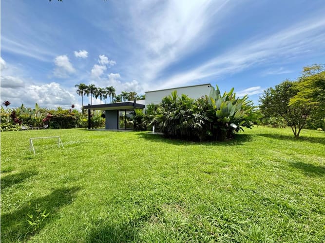 Casa de 3 alcobas en venta en Cerritos, Pereira, 290 m² · foto 9 de 24