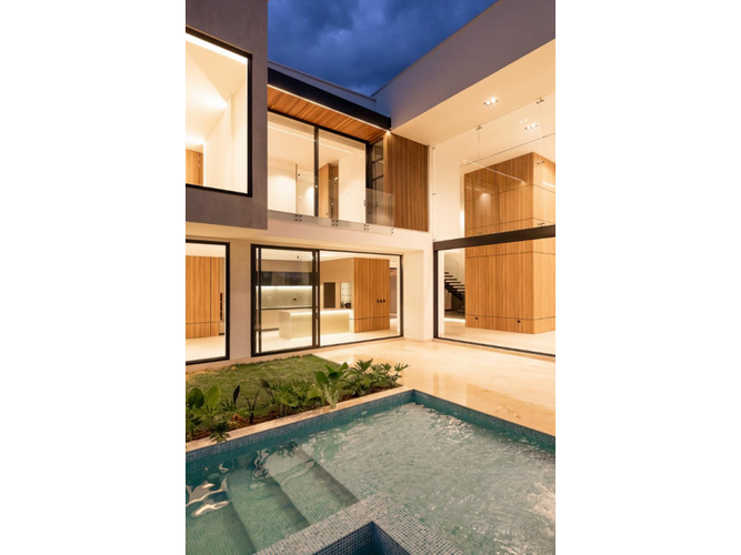 Casa de 5 alcobas en venta en Cerritos, Pereira, 600 m² · foto 18 de 22
