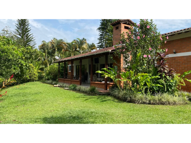 Casa de 5 alcobas en venta en Combia, Pereira, 300 m² · foto 2 de 24