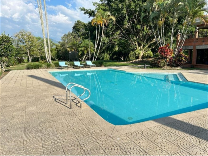 Casa de 8 alcobas en venta en Cerritos, Pereira, 1000 m² · foto 10 de 18