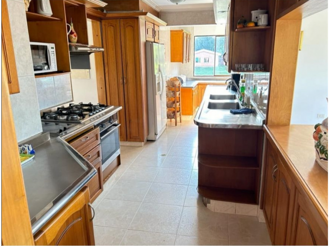 Casa de 8 alcobas en venta en Cerritos, Pereira, 1000 m² · foto 12 de 18