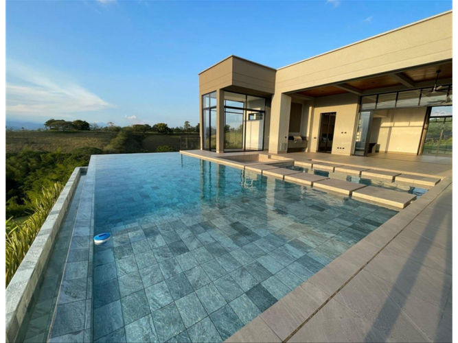 Casa de 4 alcobas en venta en Cerritos, Pereira, 940 m² · foto 3 de 20