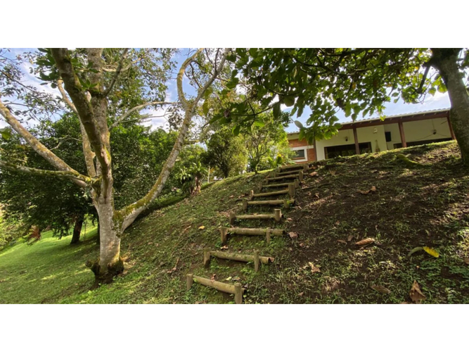 Casa de 5 alcobas en venta en Combia, Pereira, 300 m² · foto 19 de 24