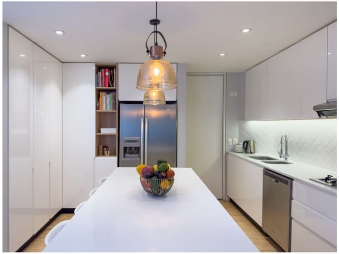Apartamento de 3 alcobas en arriendo en Los Rosales, Bogotá, 200 m² · foto 4 de 9