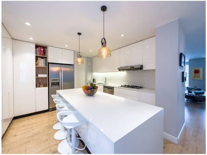Apartamento de 3 alcobas en arriendo en Los Rosales, Bogotá, 200 m² · foto 6 de 9