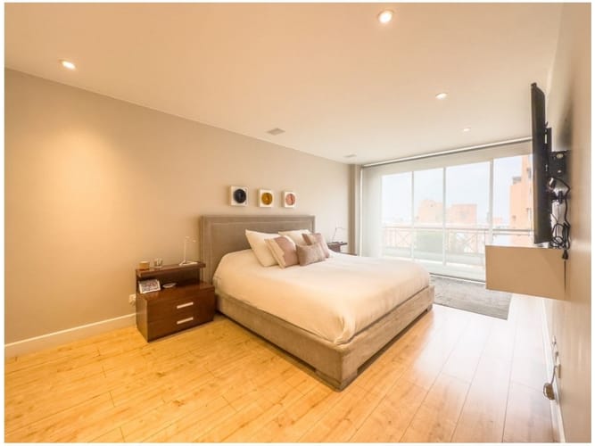 Apartamento de 3 alcobas en arriendo en Los Rosales, Bogotá, 200 m² · foto 7 de 9