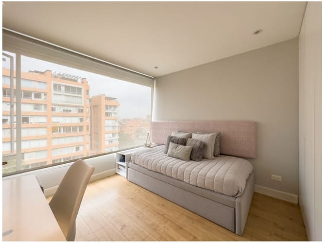 Apartamento de 3 alcobas en arriendo en Los Rosales, Bogotá, 200 m² · foto 8 de 9