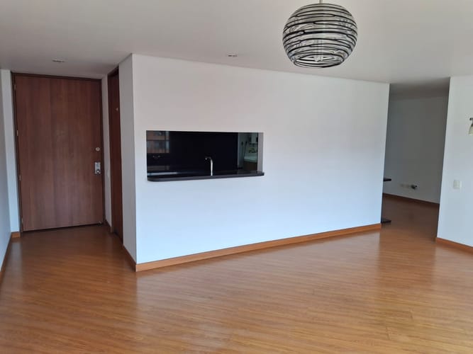 Apartamento de 3 alcobas en venta en Ub. Cordoba Niza, Bogotá, 85 m² · foto 6 de 17