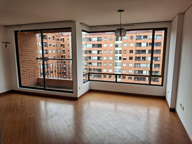 Apartamento de 3 alcobas en venta en Ub. Cordoba Niza, Bogotá, 85 m² · foto 4 de 17