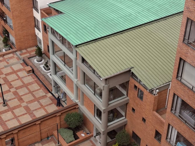 Apartamento de 3 alcobas en venta en Ub. Cordoba Niza, Bogotá, 85 m² · foto 2 de 17
