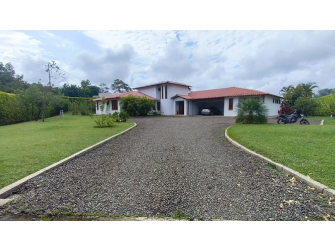 Casa de 4 alcobas en venta en Cerritos, Pereira, 786 m² · foto 2 de 24