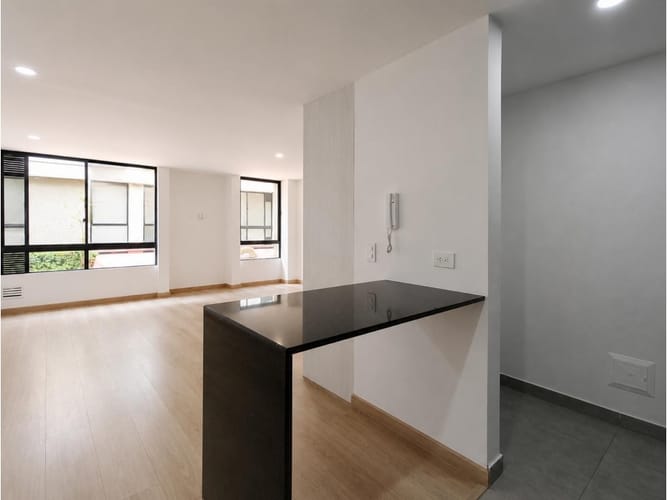 Apartaestudio en venta en La Candelaria, Bogotá, 30 m² · foto 7 de 10
